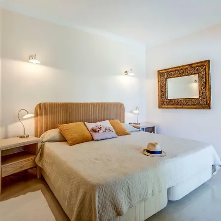 Villa 66 *
